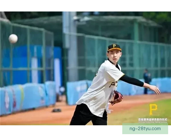 张铭轩加盟海盗队开启大联盟征程