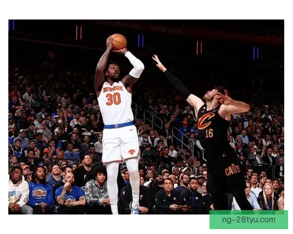 华子比赛中聊橄榄球 康利感叹不易